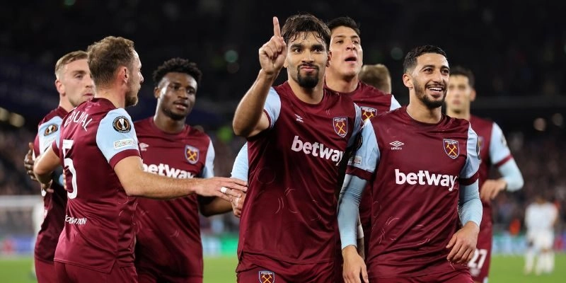 West Ham Utd đang thi đấu vô cùng phập phồng West Ham Utd đang thi đấu vô cùng phập phồng