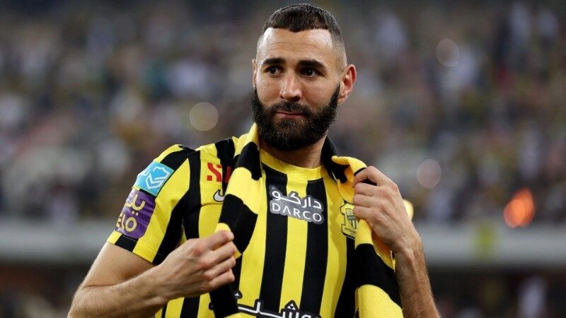 Mourinho muốn mua Benzema cho Benfica