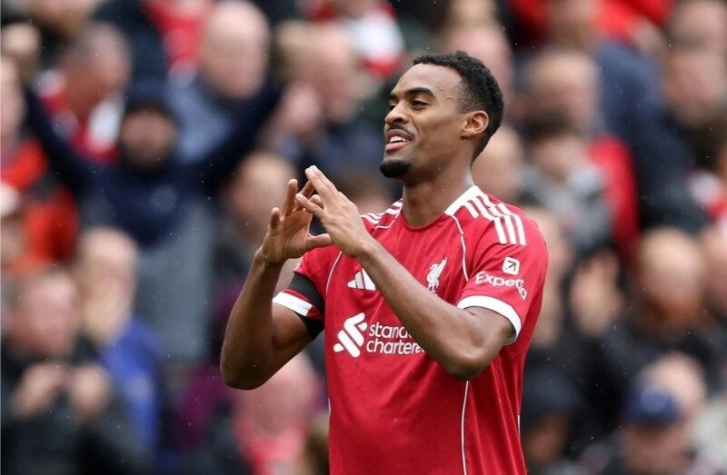 Gravenberch chơi cực kỳ xuất sắc trước Everton