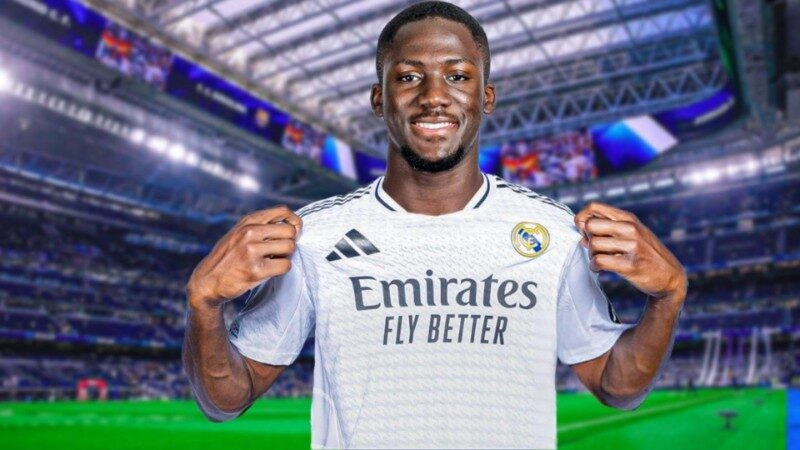 Konate sẽ đến Real Madrid vào hè 2026