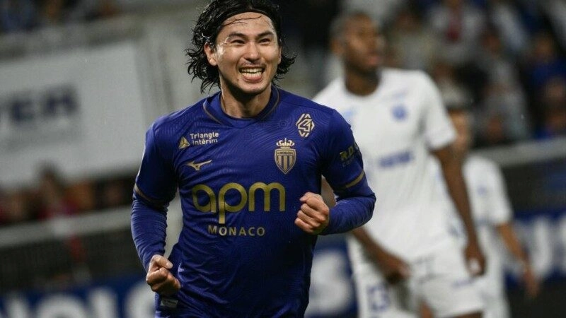 Minamino chơi ấn tượng trong màu áo Monaco