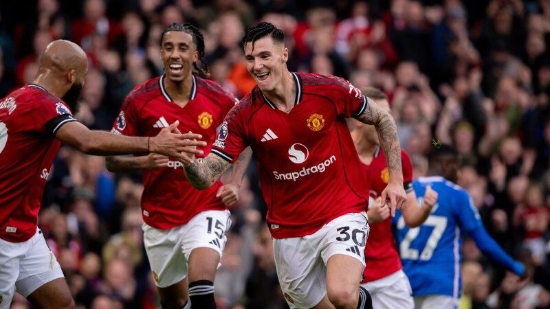 MU giành 3 điểm trước Sunderland