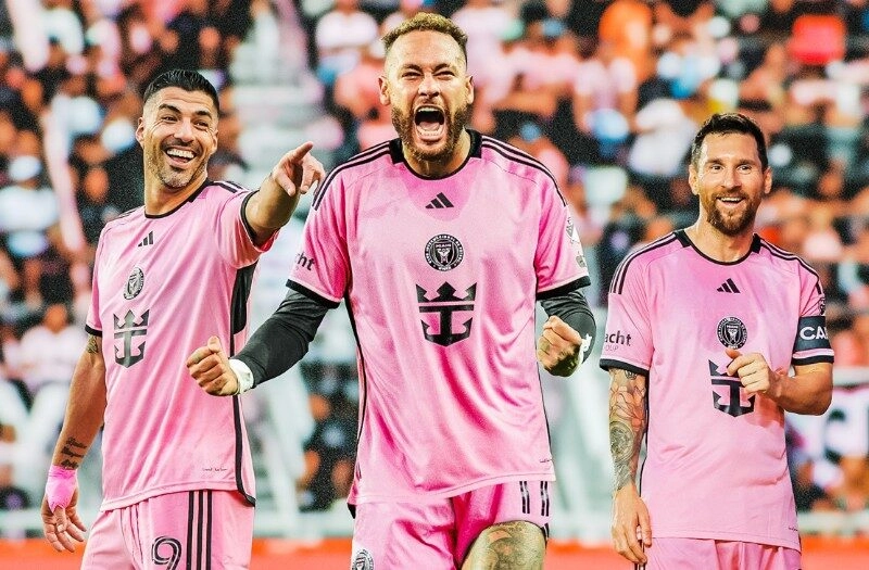 Messi muốn Neymar đến Mỹ chơi bóng