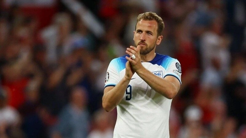 Kane chỉ còn kém kỷ lục của Pele 1 bàn