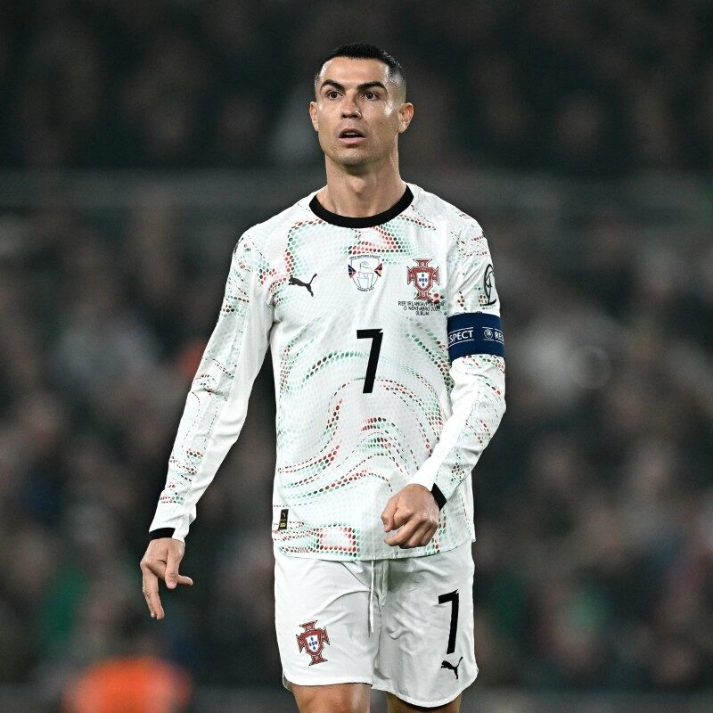 CR7 động viên các đồng đội
